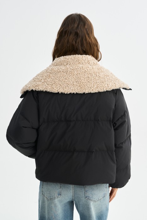 зимняя куртка с меховой отделкой по цене 11410 руб вид справа