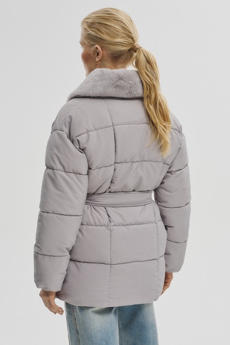 зимняя куртка с меховой отделкой по цене 6520 руб вид справа