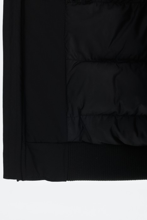 зимняя куртка с меховой отделкой из россии вид сбоку