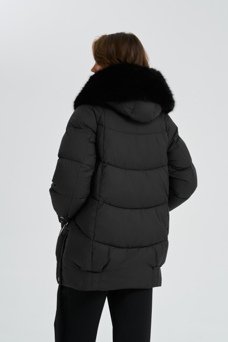 зимняя куртка с меховой отделкой по цене 9200 руб вид справа