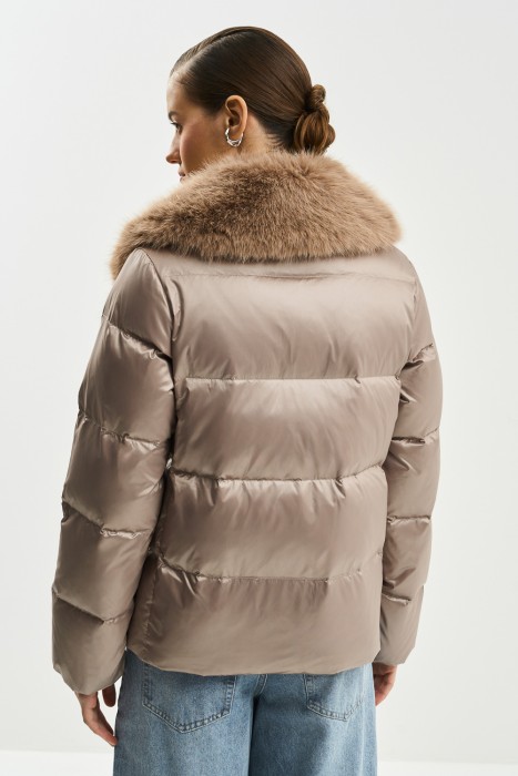 зимняя куртка с меховой отделкой по цене 11640 руб вид справа