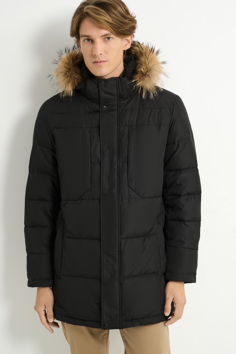 зимняя куртка с отделкой мехом енота от бренда снежная королева вид слева