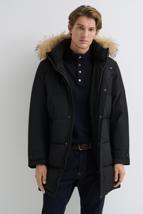 зимняя куртка с отделкой мехом енота от бренда снежная королева вид слева