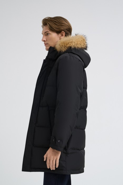 зимняя куртка с отделкой мехом енота по цене 6110 руб вид справа