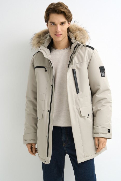 зимняя куртка с отделкой мехом енота 716100003 фотография