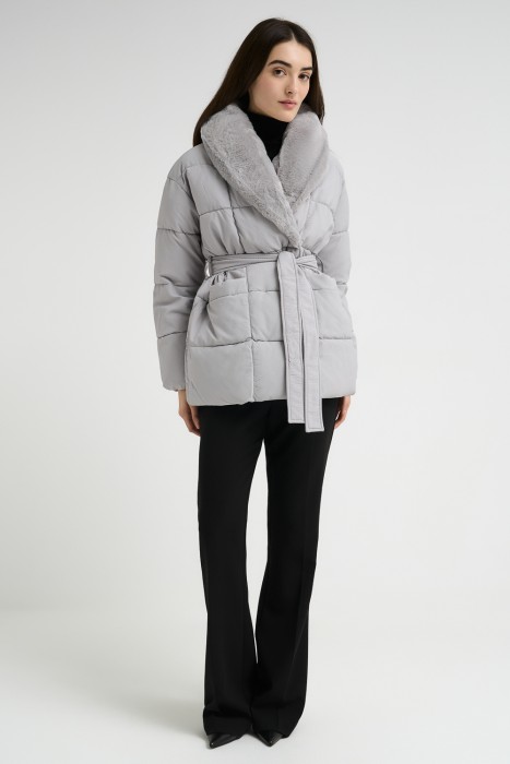 зимняя куртка с поясом от бренда снежная королева вид слева