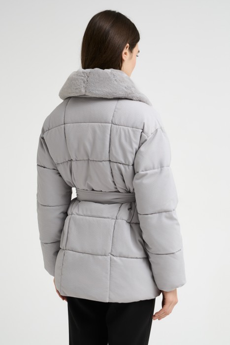 зимняя куртка с поясом по цене 6520 руб вид справа