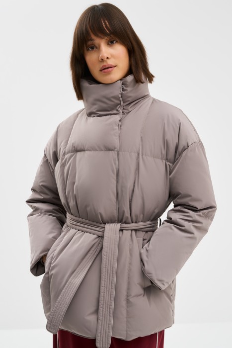 зимняя куртка с поясом от бренда снежная королева вид слева