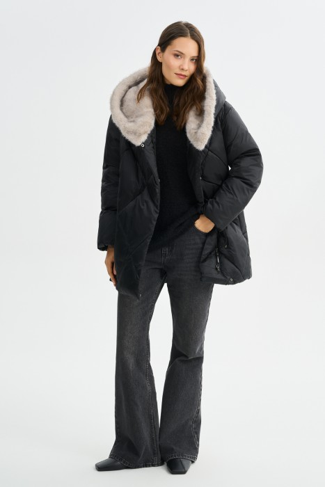 зимняя куртка с поясом от бренда снежная королева вид слева