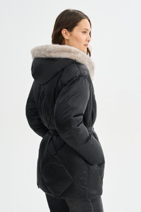 зимняя куртка с поясом по цене 12960 руб вид справа