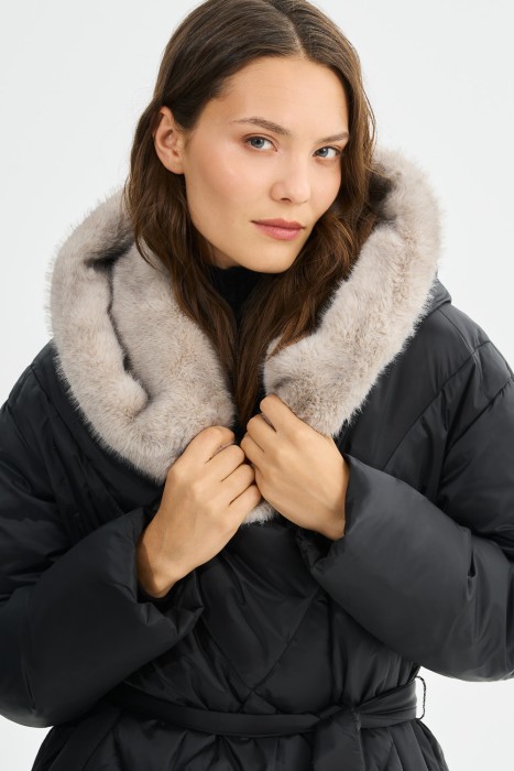 зимняя куртка с поясом из россии вид сбоку