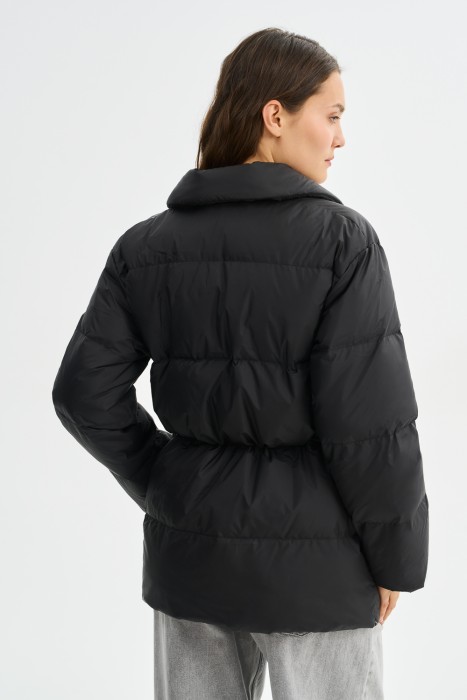 зимняя куртка с поясом от бренда снежная королева вид слева