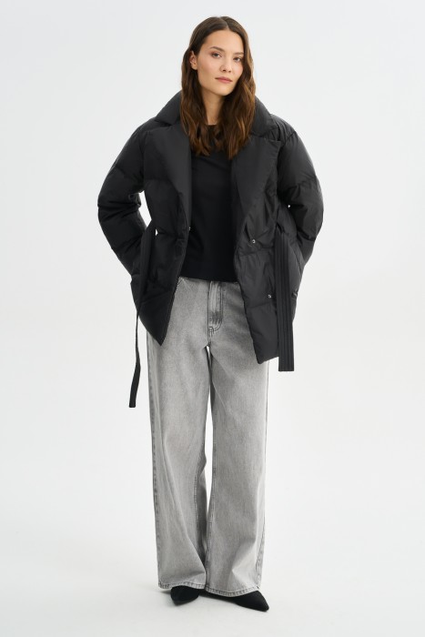 зимняя куртка с поясом по цене 7490 руб вид справа