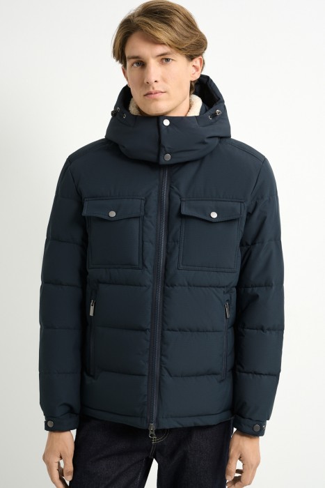 зимняя куртка со съемным капюшоном от бренда снежная королева вид слева