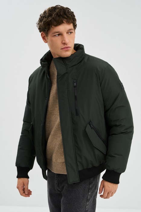 зимняя куртка со съемным капюшоном от бренда снежная королева вид слева