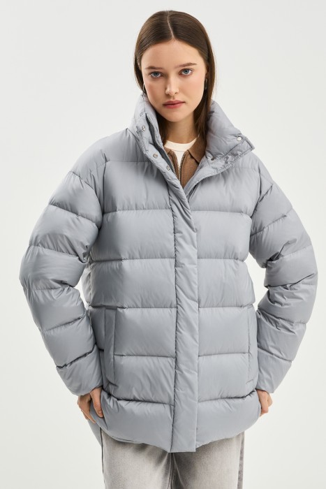 зимняя куртка от бренда снежная королева вид слева