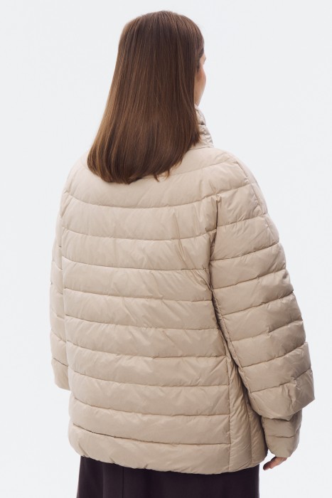 зимняя куртка от бренда снежная королева вид слева