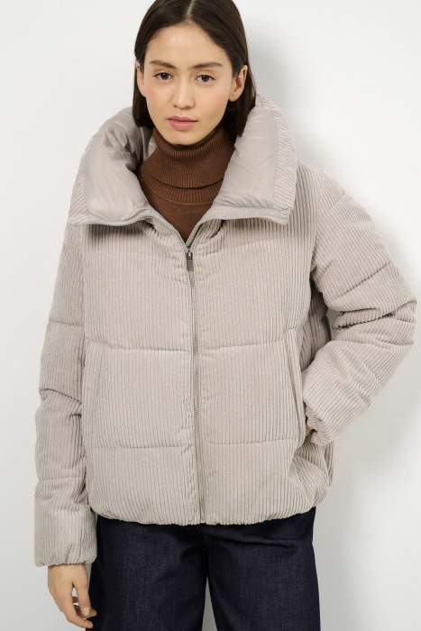 зимняя куртка от бренда снежная королева вид слева