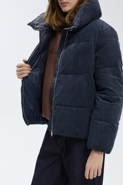 зимняя куртка из россии вид сбоку