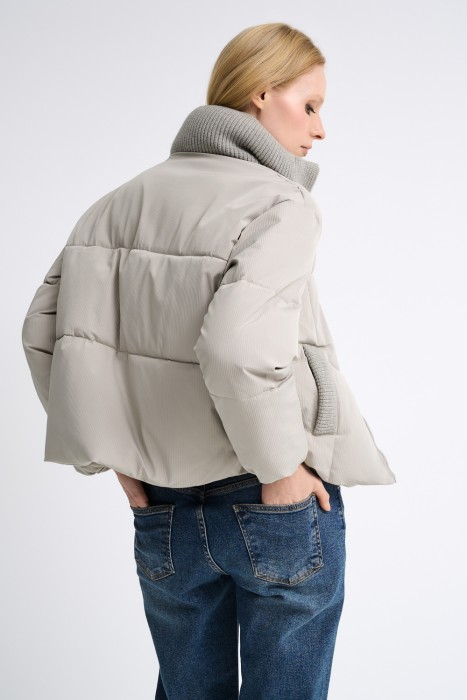 зимняя куртка по цене 6030 руб вид справа