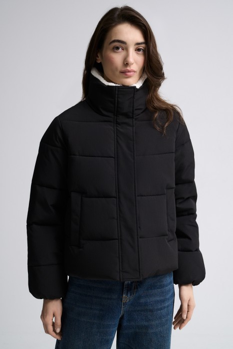 зимняя куртка от бренда снежная королева вид слева