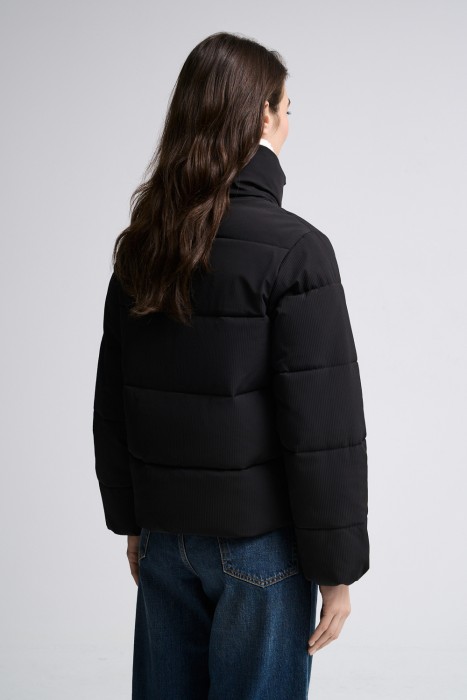 зимняя куртка по цене 7080 руб вид справа