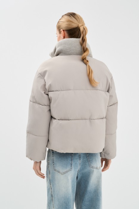 зимняя куртка по цене 6030 руб вид справа