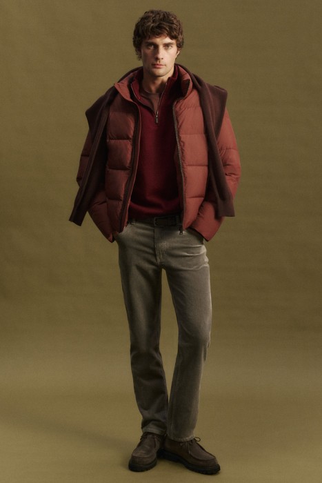 зимняя куртка по цене 3900 руб вид справа