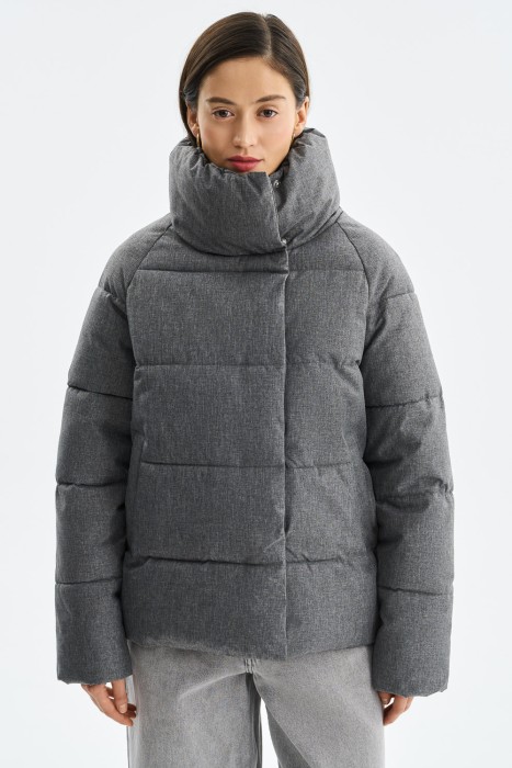 зимняя куртка от бренда снежная королева вид слева