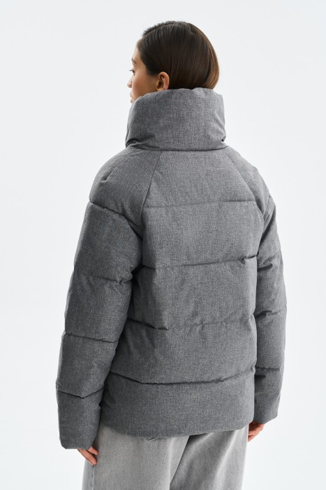 зимняя куртка по цене 4400 руб вид справа