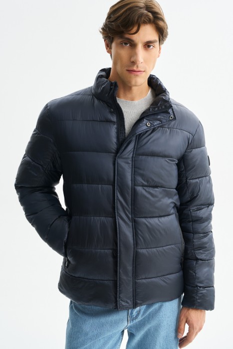 зимняя куртка от бренда снежная королева вид слева