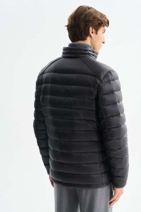 зимняя куртка по цене 6270 руб вид справа