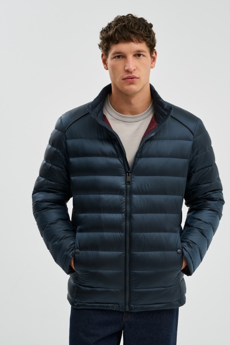 зимняя куртка от бренда снежная королева вид слева