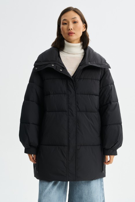 зимняя куртка от бренда снежная королева вид слева