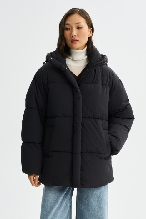 зимняя куртка от бренда снежная королева вид слева