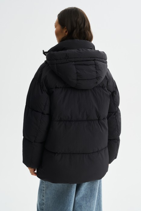 зимняя куртка по цене 5620 руб вид справа