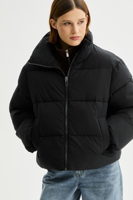 зимняя куртка от бренда снежная королева вид слева