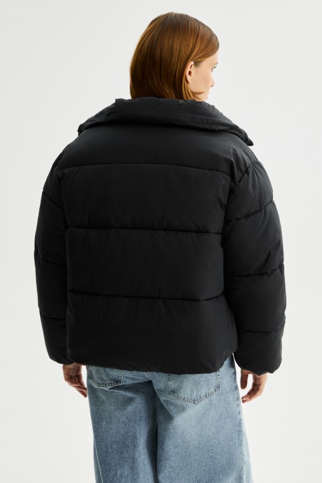 зимняя куртка по цене 4070 руб вид справа