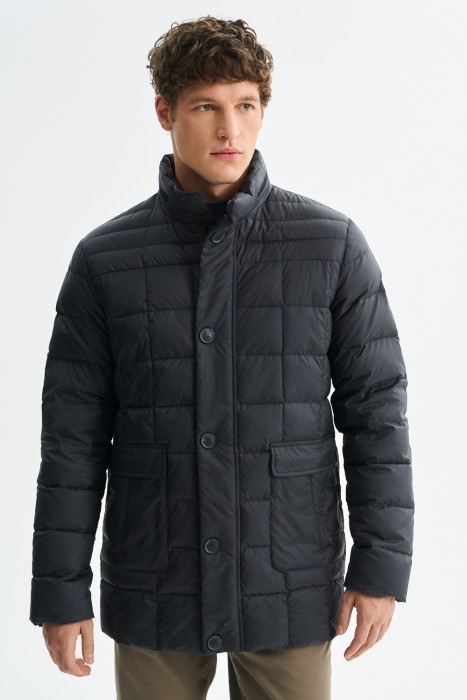 зимняя куртка от бренда снежная королева вид слева