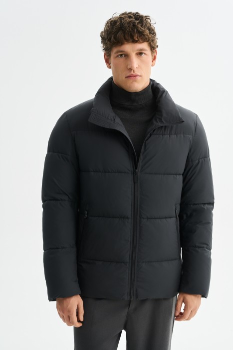 зимняя куртка от бренда снежная королева вид слева