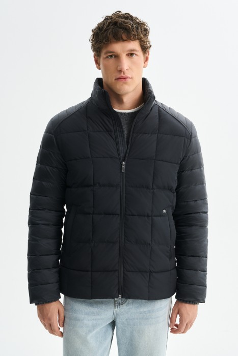 зимняя куртка от бренда снежная королева вид слева