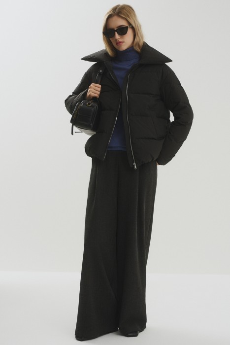 зимняя куртка по цене 3900 руб вид справа