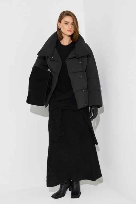 зимняя куртка от бренда снежная королева вид слева