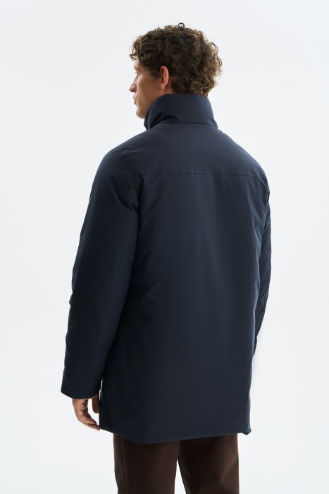 зимняя куртка по цене 2600 руб вид справа