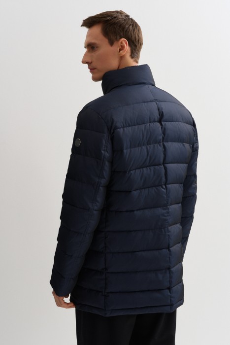 зимняя куртка по цене 7570 руб вид справа