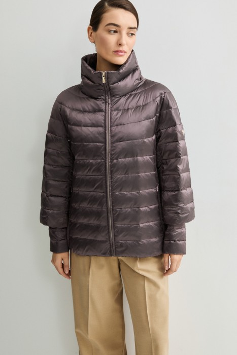 зимняя куртка от бренда снежная королева вид слева