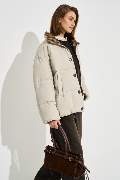 зимняя куртка по цене 3250 руб вид справа