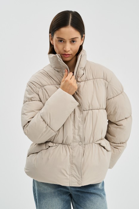 зимняя куртка от бренда снежная королева вид слева