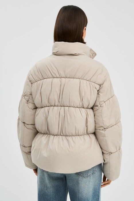 зимняя куртка по цене 2680 руб вид справа