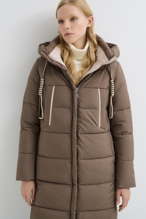 зимняя стеганая куртка с капюшоном от бренда снежная королева вид слева